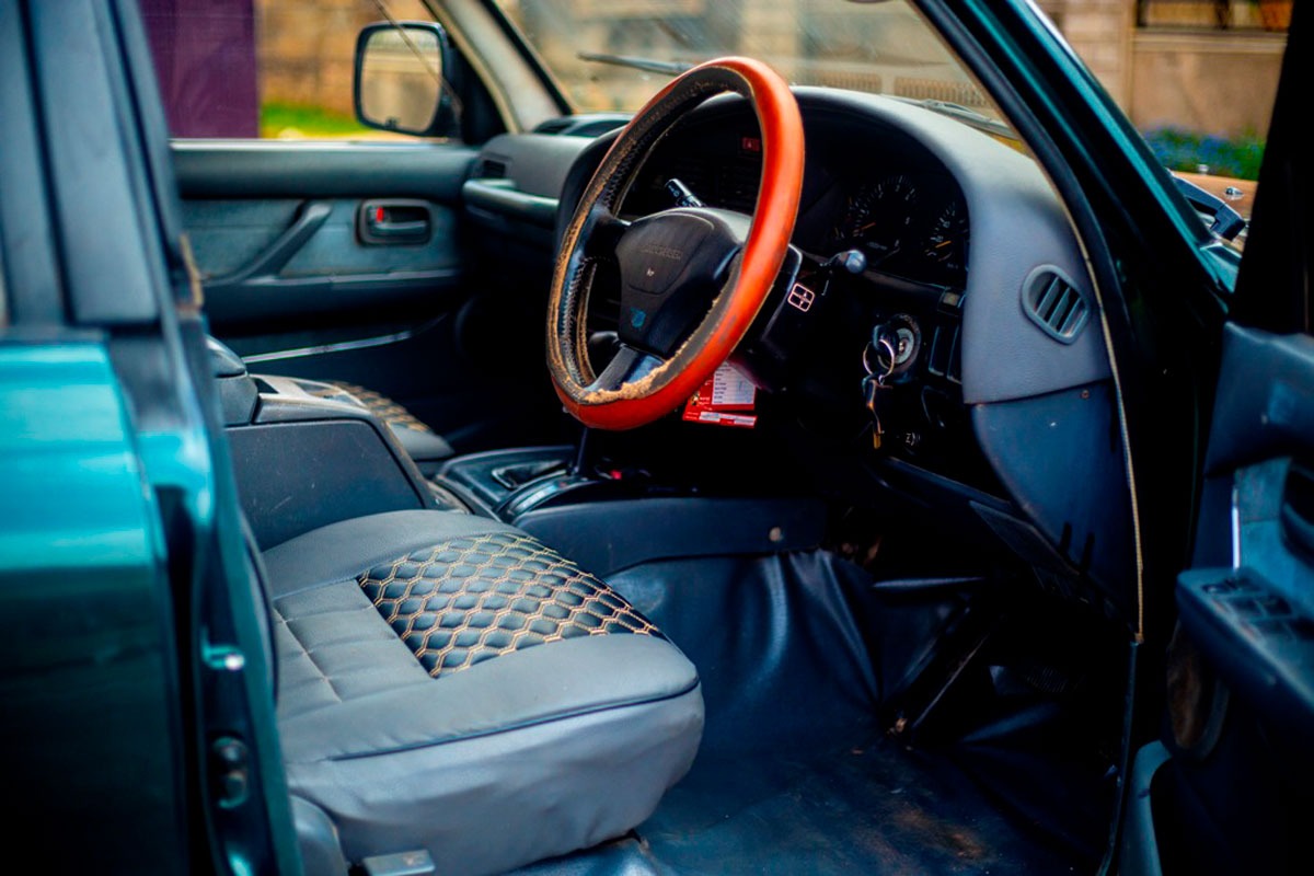 Toyota Land Cruiser VX 4x4 Automatic transmission, 5 seater